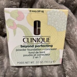 NEW Clinique Beyond Perfecting Powder Foundation Concealer